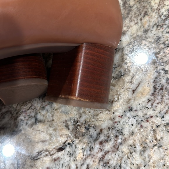 Tory Burch Block Heels Size 9 - Picture 7 of 8